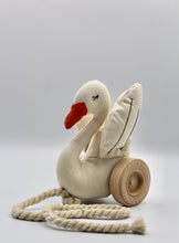 Baby Swan pull-toy